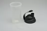 Plastový shaker - 700 ml - 23,5 x 10 cm - černé víčko - TVAR