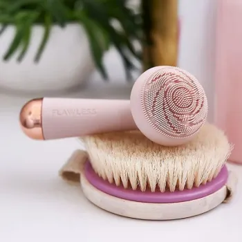 Masážní přístroj na obličej Flawless Cleanse