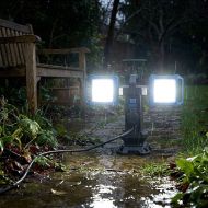 Duální přenosný LED reflektor se zásuvkou - Solight - 2x30W - 5400lm - 4000K