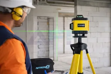 Laserová vodováha se stativem NITRONIX 4790
