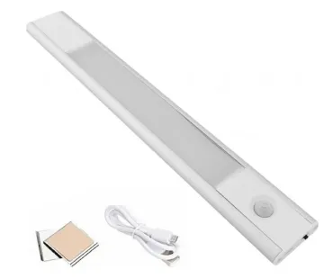Kompaktní LED svítidlo s 18 LED diodami - studená bílá