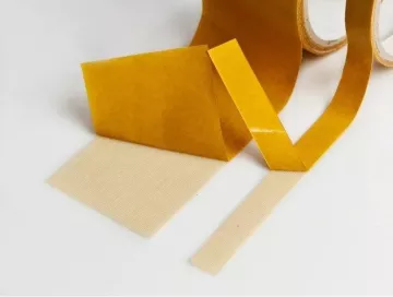 Silně lepící oboustranná páska s textilní výztuží - 10 m