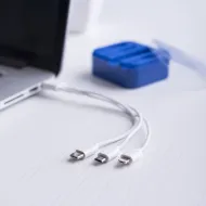 Napájecí kabel s konektory Micro USB, USB-C a Lightning - modrý