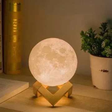 LED lampička v designu Měsíce Luna